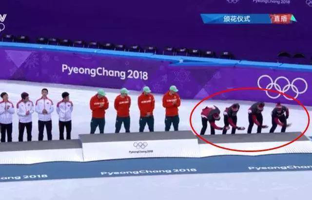嫌韩国赛场太脏？加拿大队领奖前集体“擦拭”领奖台 网友：解气:崔敏静