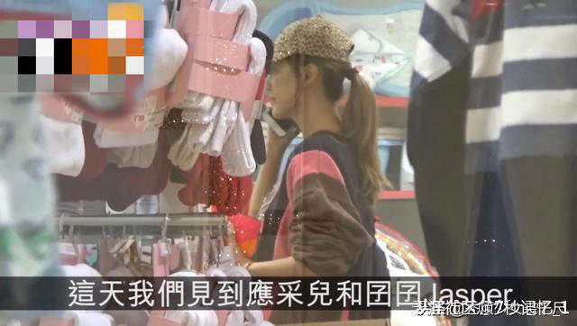 应采儿挺孕肚现身坐实怀孕传闻 与友人逛婴幼店不见陈小春陪伴