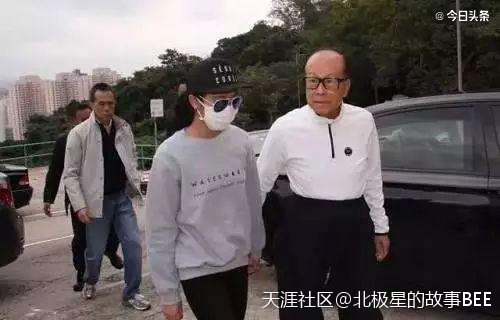 李嘉诚第三代接班人李思德正式亮相李思成！23岁就走进权力的最中心……